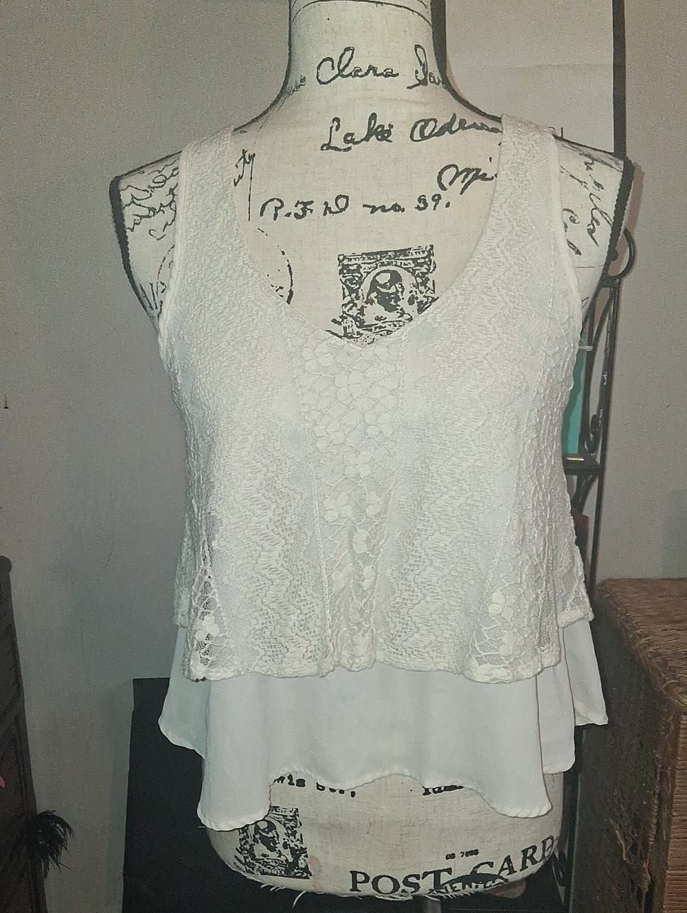 BAND OF GYPSIES Women's White/Cream Lace/Sheer Layered Tank Top Small